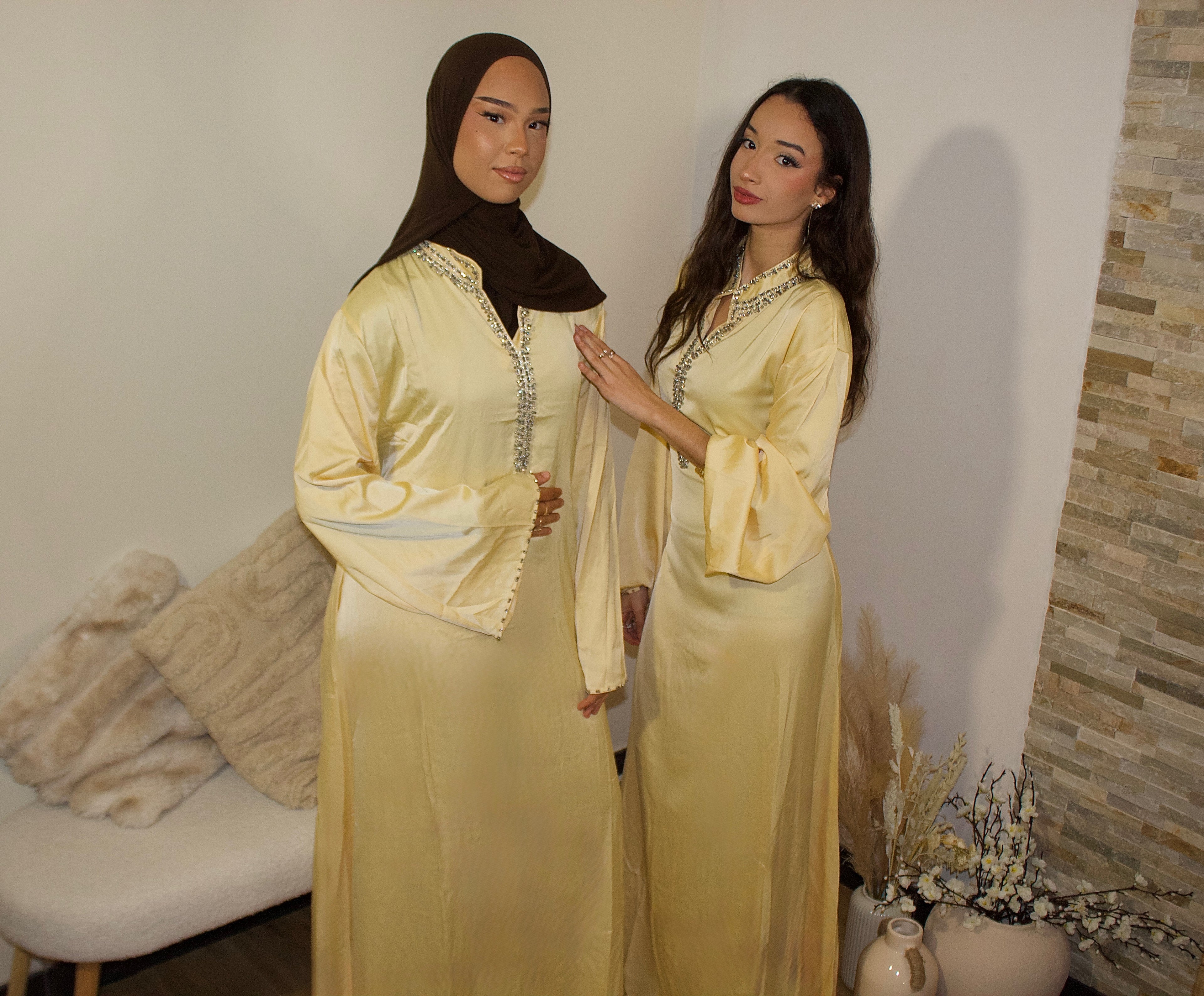 Abaya avec Col à Bijoux Ceinturé à la taille Jaune