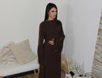 Abaya ceintrée avec manches à plumes Choco
