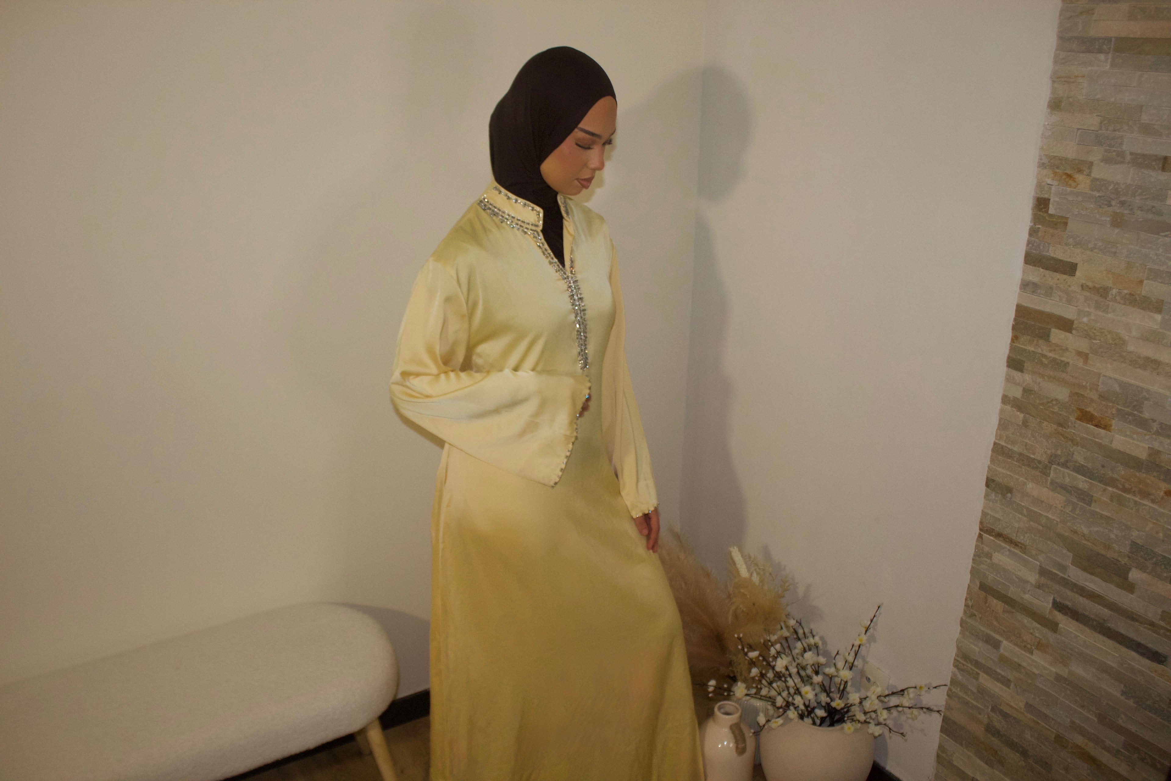 Abaya avec Col à Bijoux Ceinturé à la taille Jaune