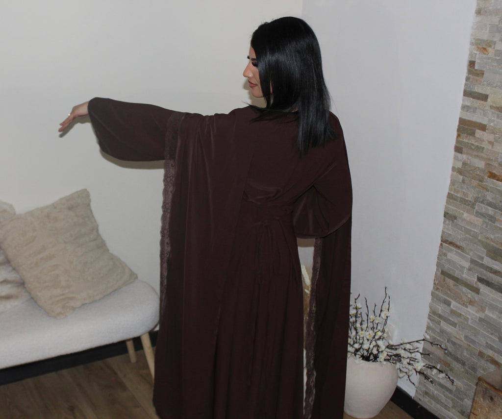 Robe dentelle ceinturé à la taille Choco